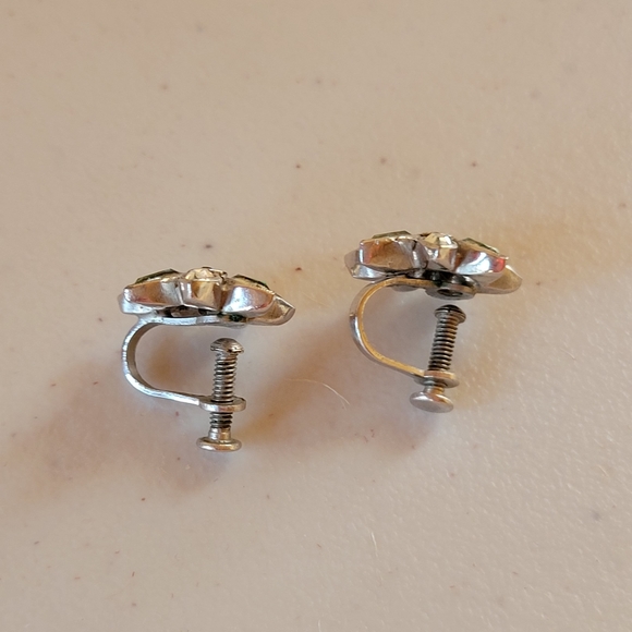 Vintage Rhinestone Crystal Flower Earrings Screwback - Picture 2 of 3